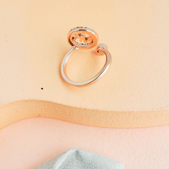 Michael Kors - Monogram Logo and Crystal Rose Gold open ring size 8 - NEW - Picture 4 of 4
